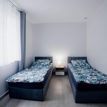 Osrodek Wypoczynkowy Wratislavia Hotel Radzyń Kültér fotó